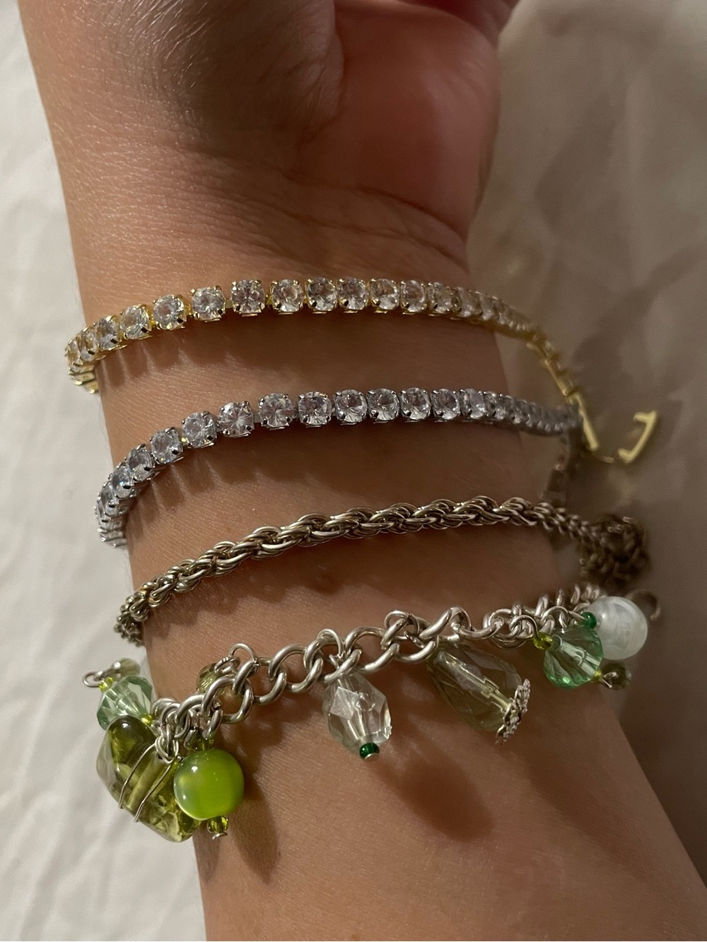 4 bracelets - Picture 3 of 3